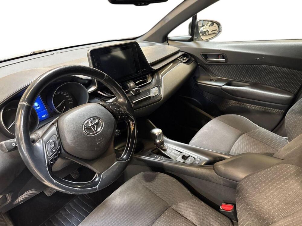 C-HR 122h Dynamic 2WD E-CVT 2017 occasion 13400 Aubagne