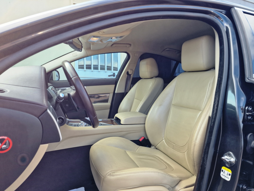 XF 2.2 D 200CH LUXE PREMIUM 2013 occasion 70210 Montdor&eacute;