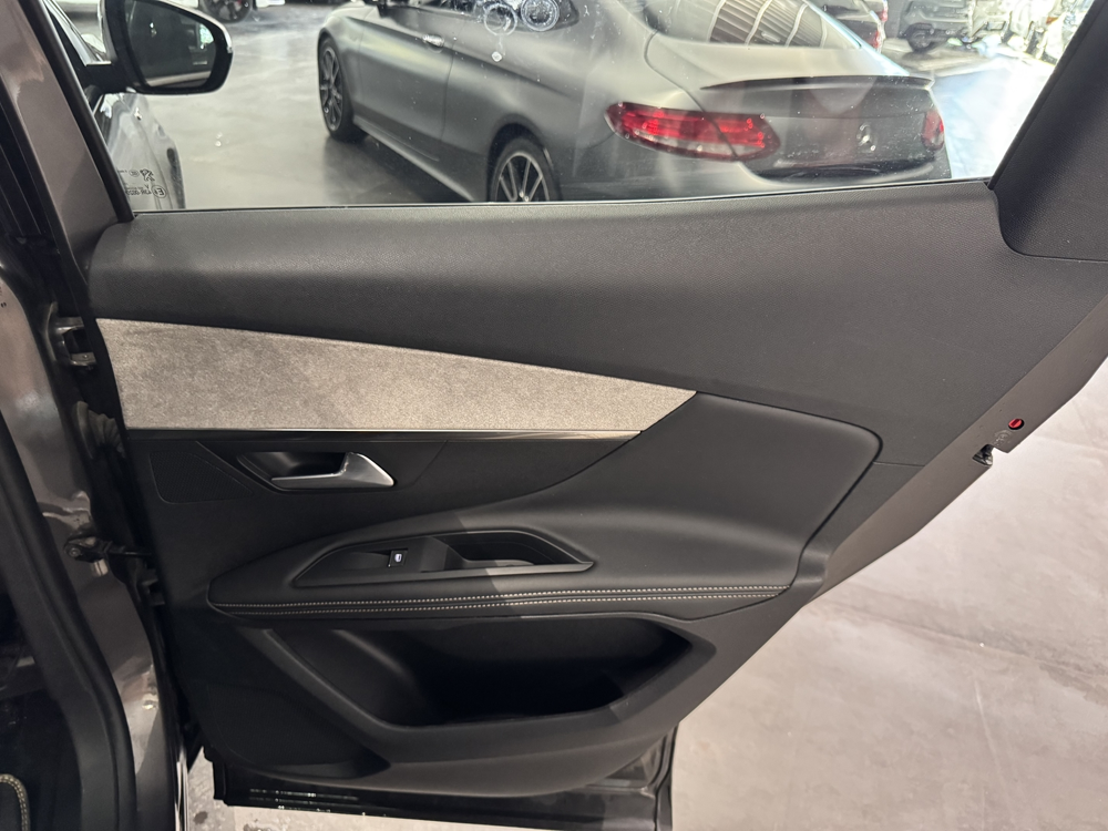 3008 1.5 BLUEHDI 130CH S&S GT EAT8 05/2023 54 800 KM 2023 occasion 12000 RODEZ