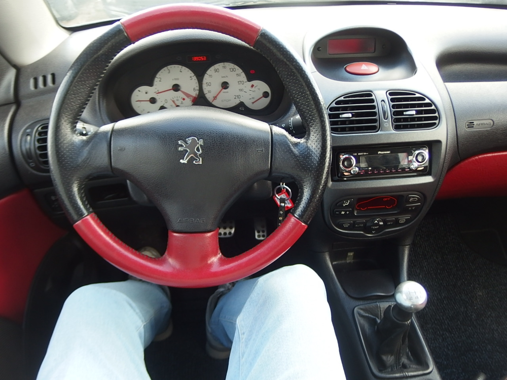 206 CC 1.6 16V 2002 occasion 10600 Savi&egrave;res