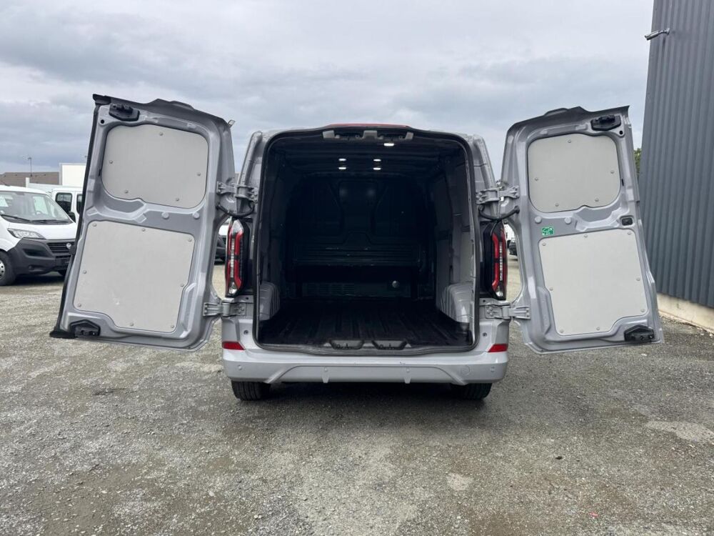 Transit 320 L1H1 2.0 EcoBlue 170ch Sport BVA8 2025 occasion 17450 Saint-Laurent-de-la-Pr&eacute;e