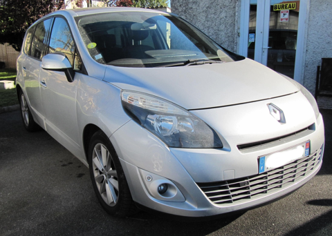 Renault Grand Sc&eacute;nic III 2.0 DCI 150CH FAP PRIVILEGE BVA EURO5 7 PLACES 2010 occasion Muret 31600