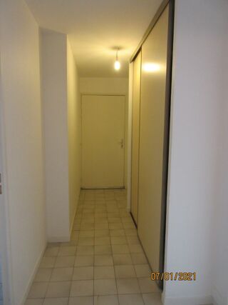  Appartement à louer 2 pièces 54 m²