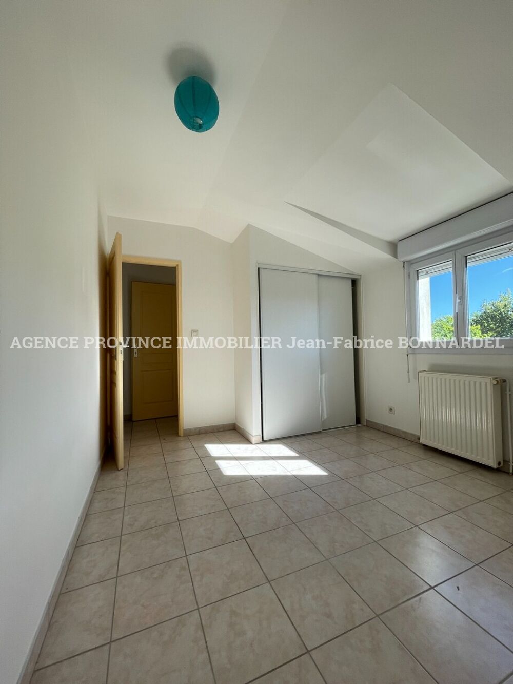 location Appartement - 2 pièce(s) - 58 m² Saint-Paul-Trois-Châteaux (26130)
