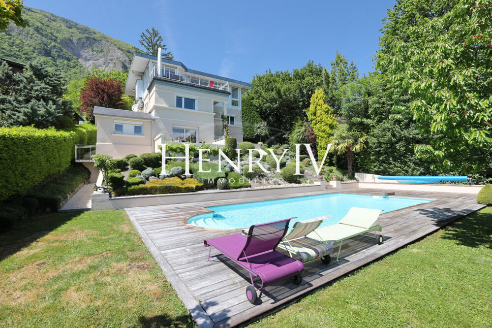 Maison 7 pièces 212 m² · à La Tronche · 212 m² · 1 050 000 €