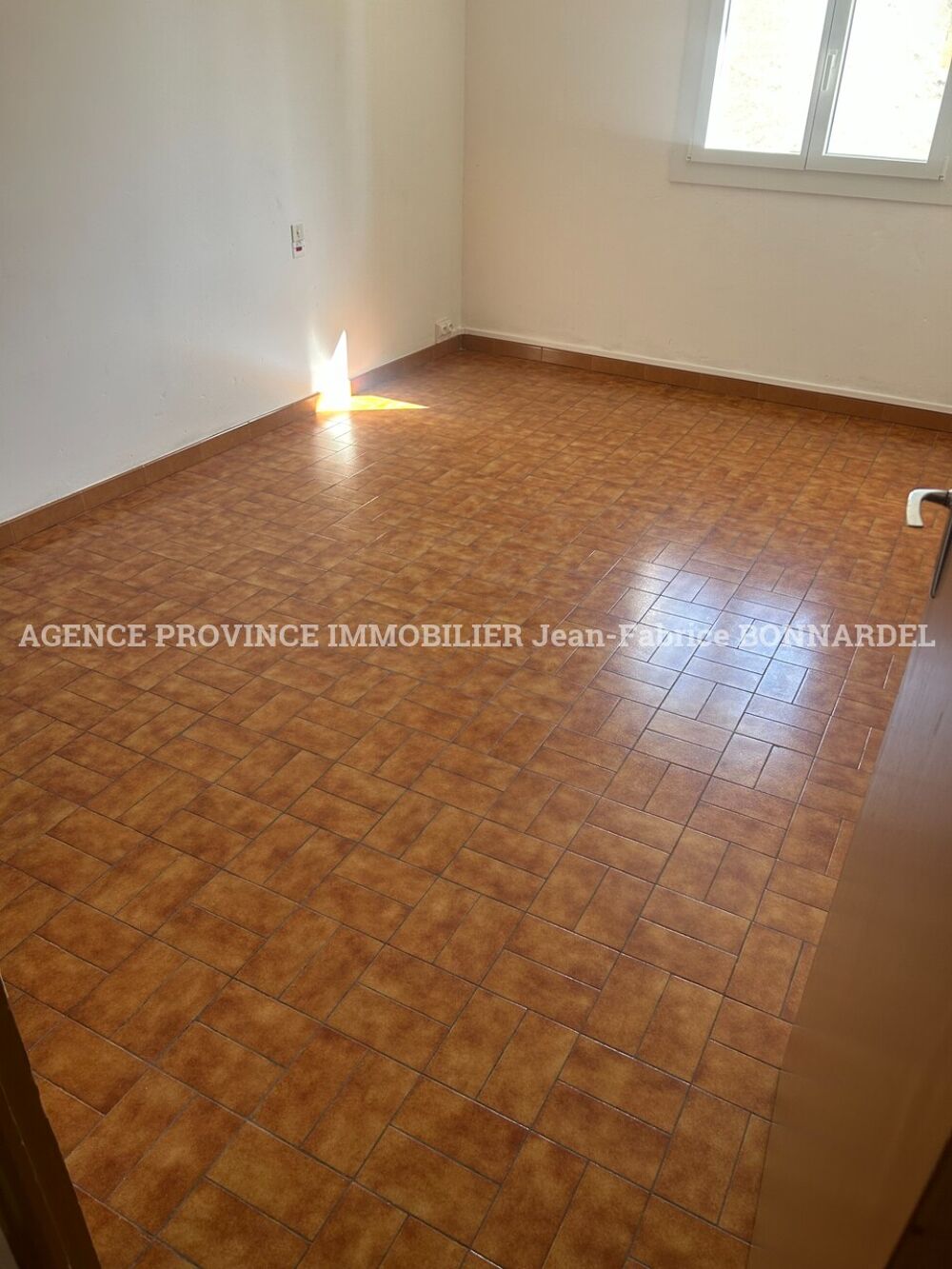 location Appartement - 4 pièce(s) - 113 m² Grillon (84600)