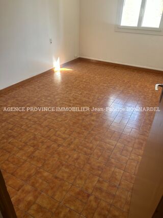  Appartement à louer 4 pièces 113 m²