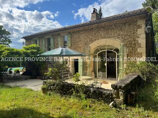 Maison 7 pièces 273 m² · à Grillon · 273 m² · 695 000 €
