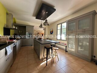 Maison  vendre 8 pices 240 m