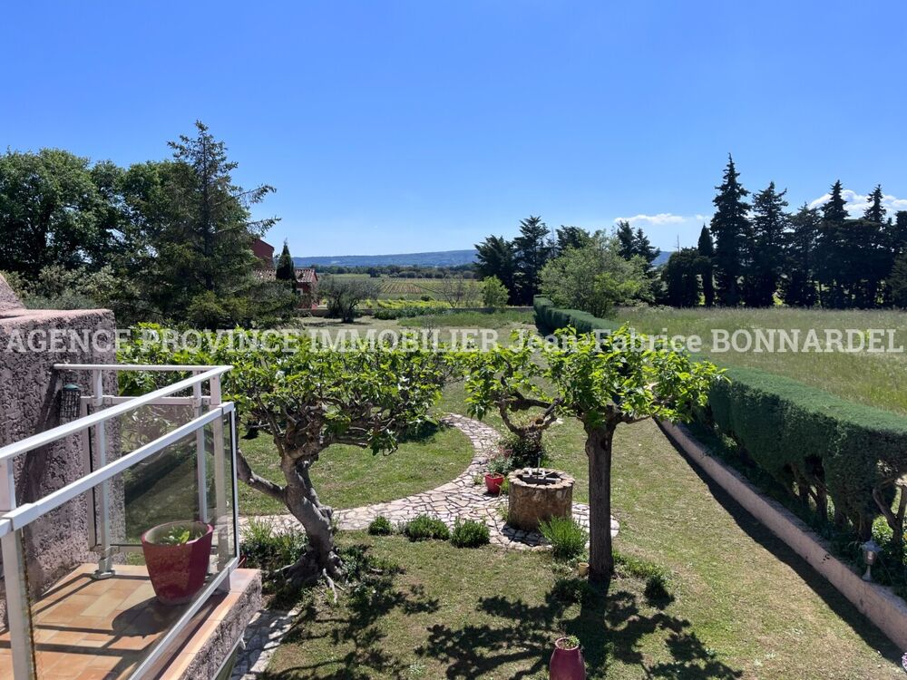 A 5 minutes du centre du village, cette maison de 165 m²....