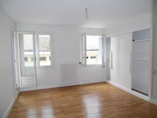  Appartement � louer 5 pi�ces 76 m� Grenoble