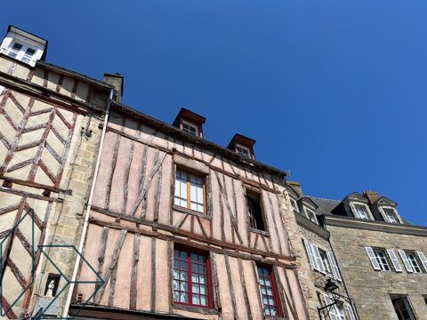 A louer, tr&egrave;s beau local commercial situ&eacute; en centre h... 2500 56000 Vannes