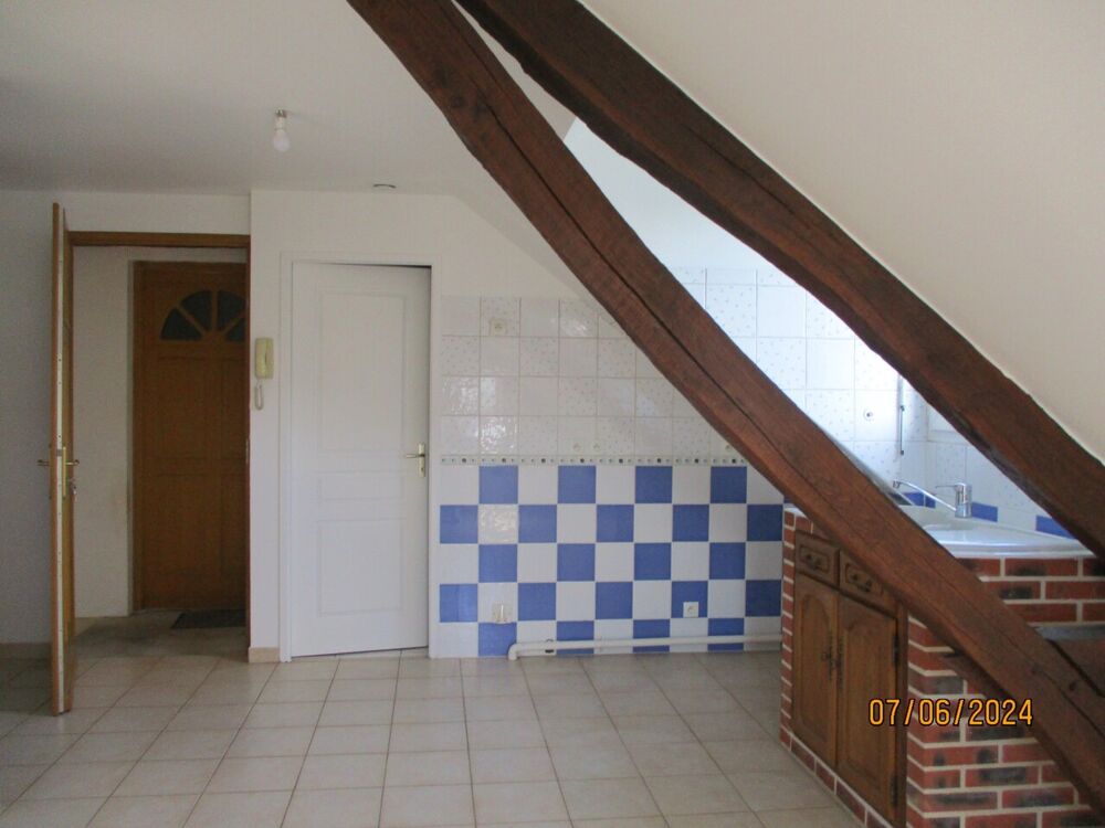 Séjour avec coin cuisine ,une chambre ,salle de bains av....
