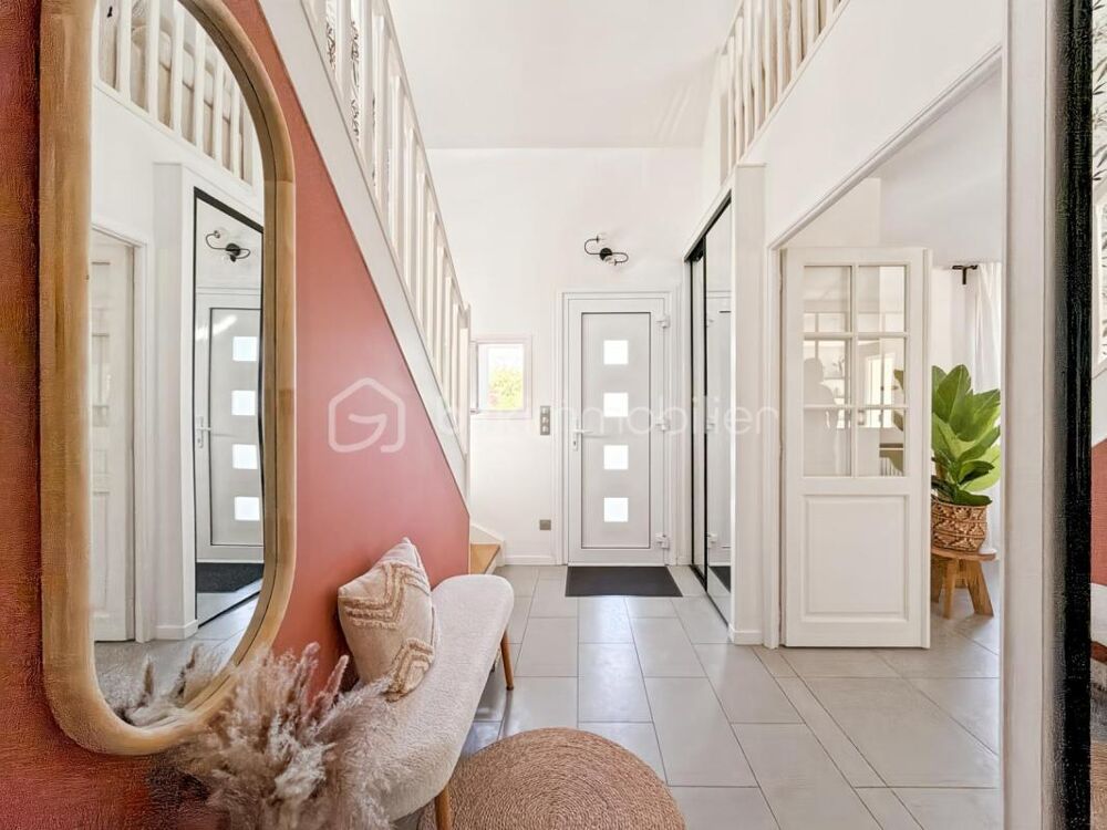 Vente Maison Maison 183 m2 - 6 chambres - sous-sol total - Terrain 800 m2 - piscine Saint germain les corbeil