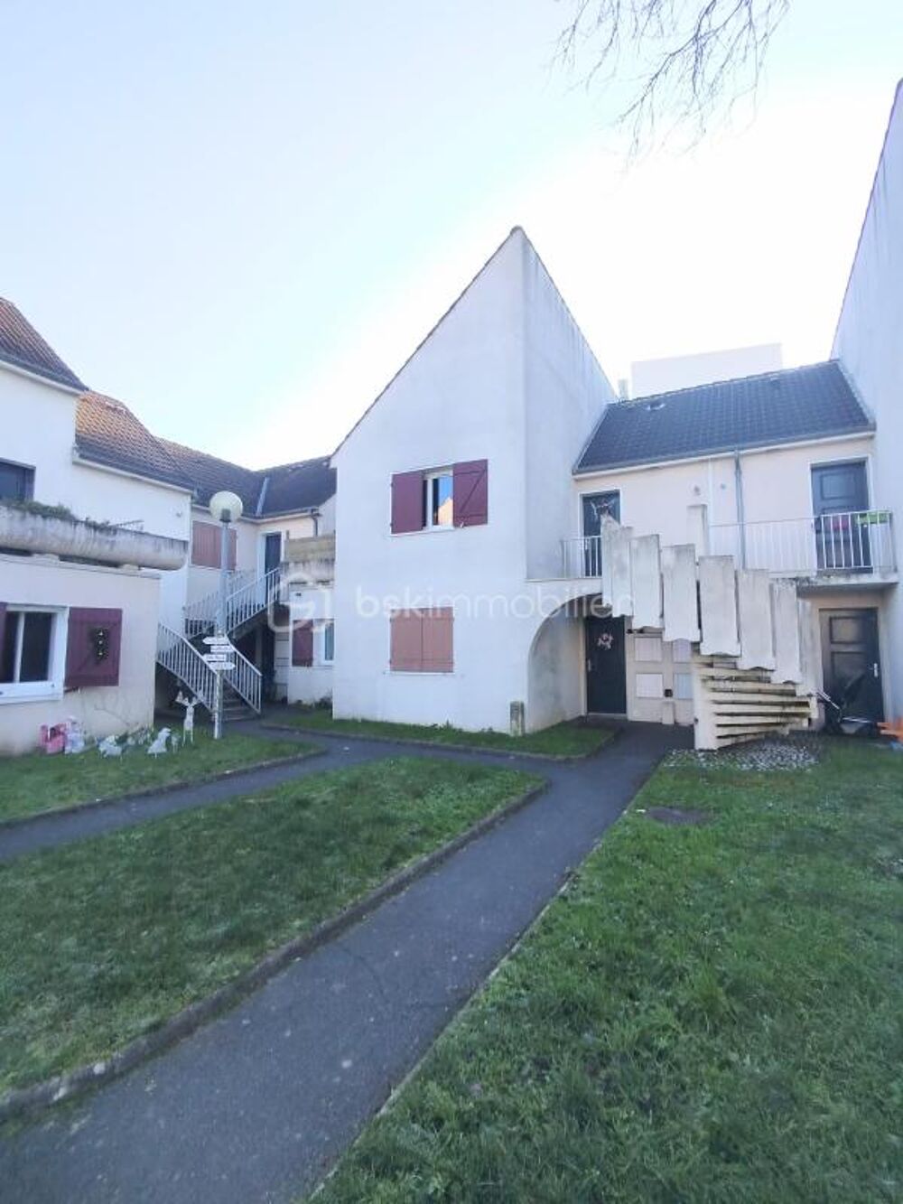 A VENDRE MELUN T2 AVEC PLACE DE PARKING PRIVATIVE IDEAL INVESTISSEUR