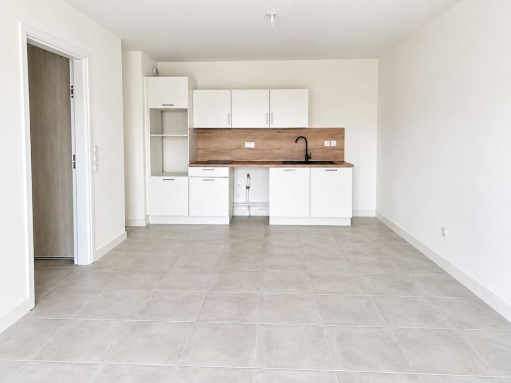 T3 NEUF avec balcon et parking au PONTET