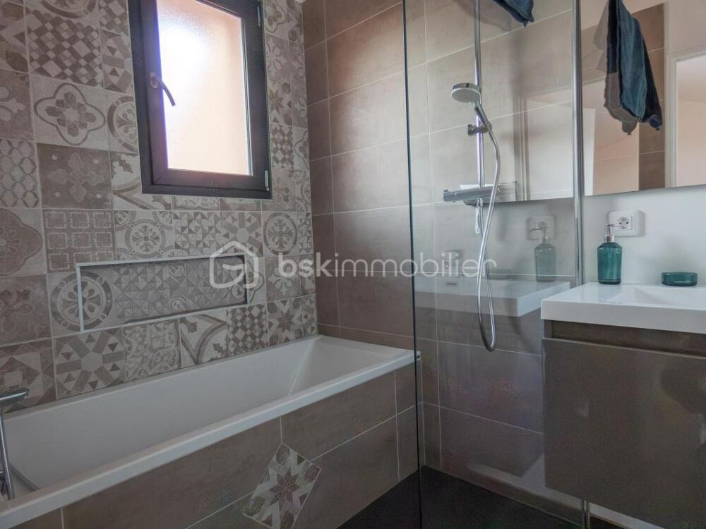 Vente Appartement Appartement à vendre 2 pièces - Saint-Raphaël (83) Saint raphael