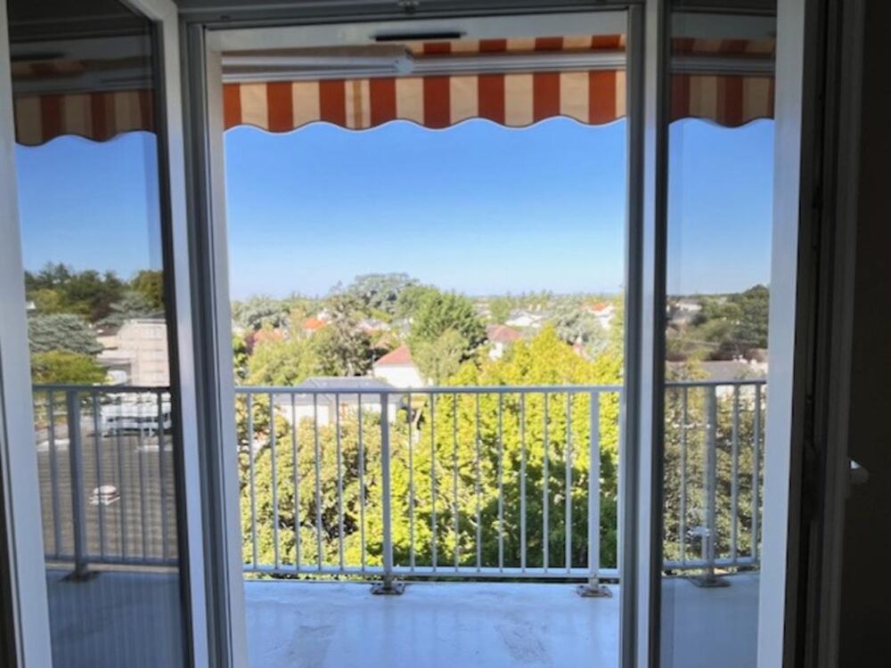 Vente Appartement Saint-Cyr-sur-Loire – Bel appartement T3 lumineux avec ascensceur, garage, cave et balcon Saint cyr sur loire