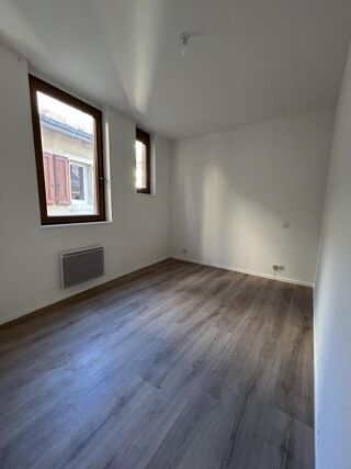  Appartement à louer 3 pièces 74 m²