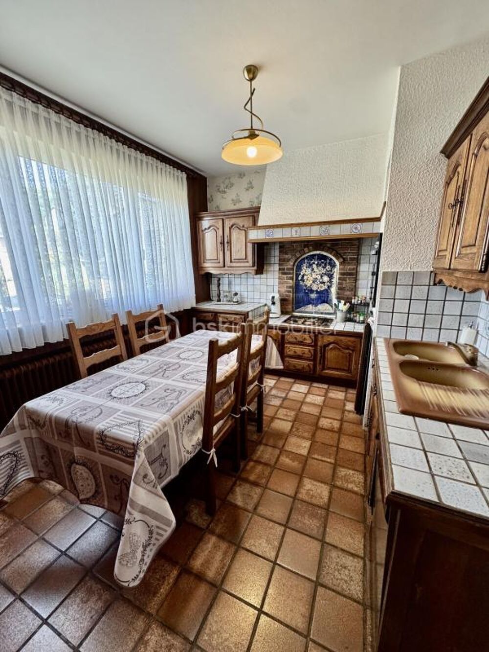 ?? Sur les hauteurs de Creutzwald, en lisière de forêt  Maison familiale de 175 m² avec appartement indépendant et plus de 100