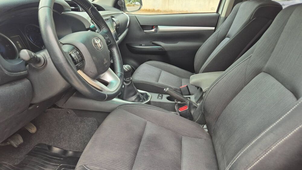 Hilux Double Cabine 2.4 D-4D 150 AWD Legende - 5 places 2017 occasion 20290 Volpajola