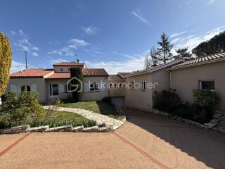  Maison � vendre 8 pi�ces 219 m�