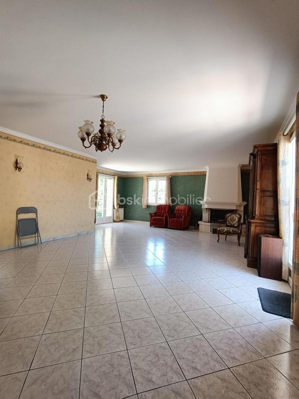 Vente Maison St-Sulpice-de-Royan · Maison de plain-pied 4 pièces + espace avec accès indépendant - double garage - terrain 996 m² Saint sulpice de royan