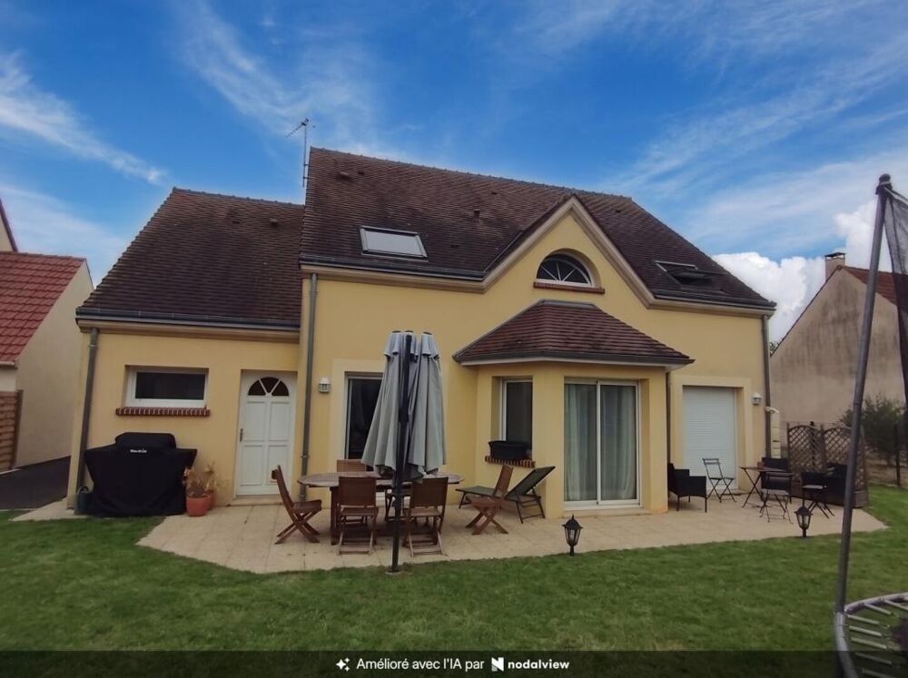 Vente Maison Maison familiale 156 m² : 5 chambres, bureau, garage et dépendance, gare à pieds, télétravail Bonneval 30km Chartres Bonneval