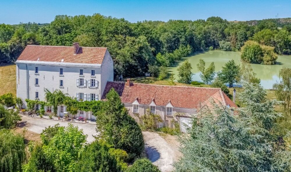 Charmant moulin à 25 min de Tours construit en 1550 sur 9,9ha