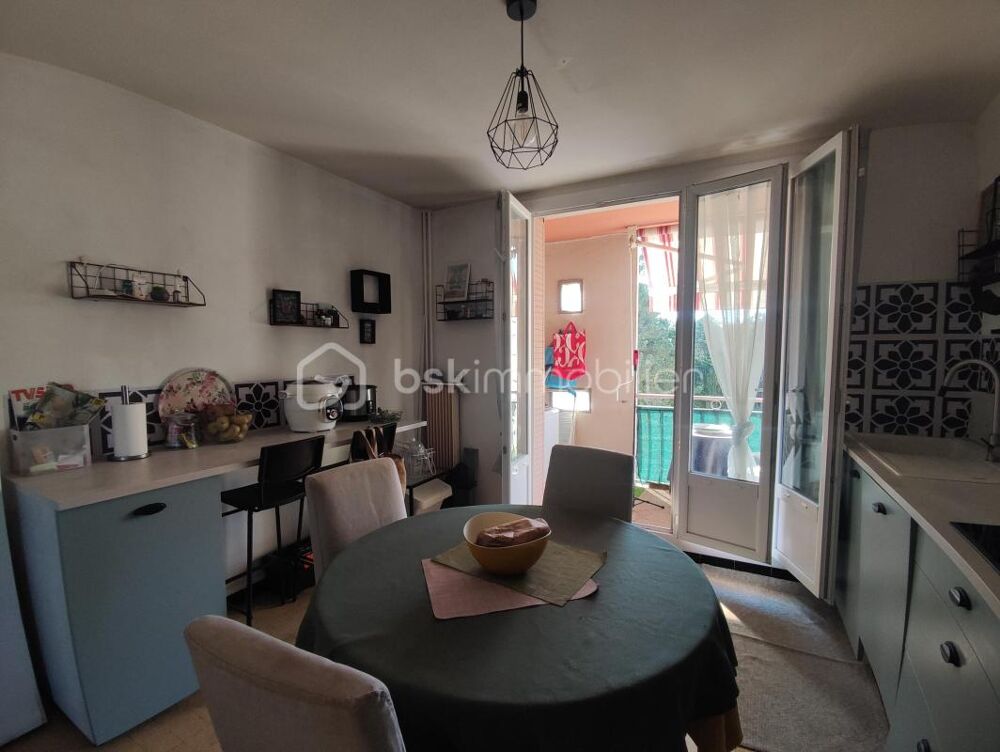Appartement de 80m² - 2 balcons - cave