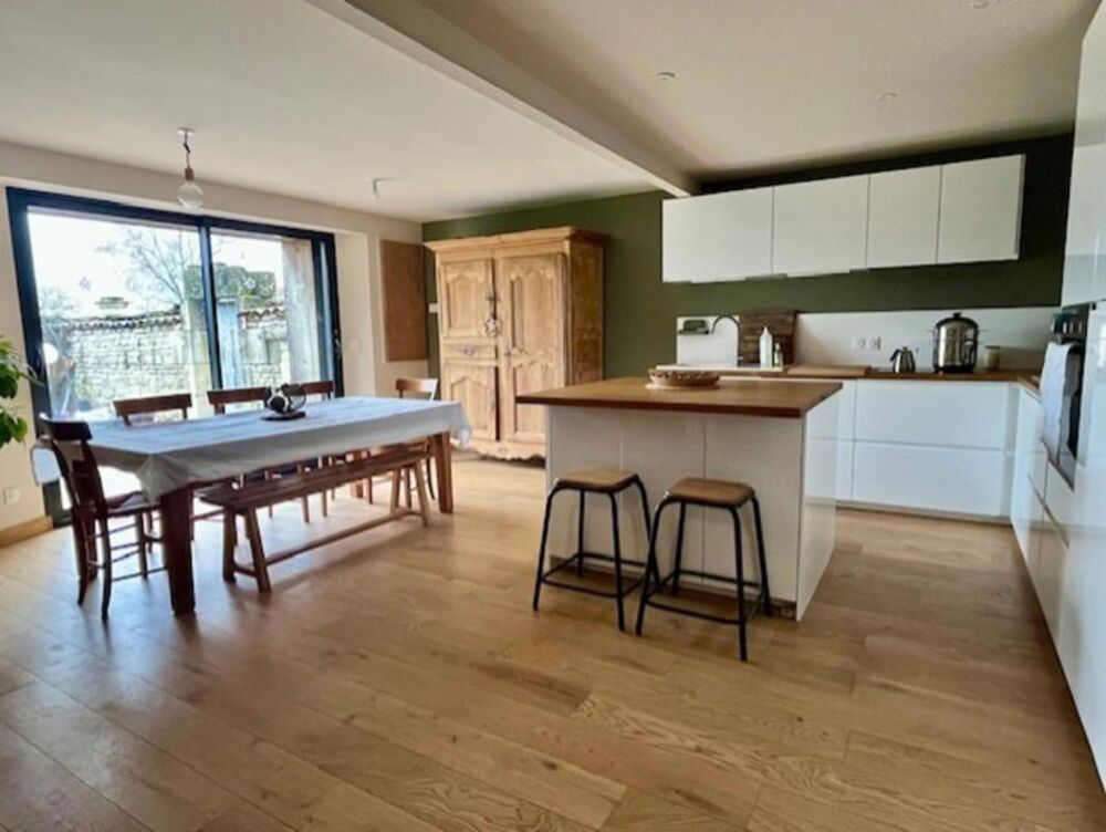 Maison à vendre 7 pièces LE SEURE (17)