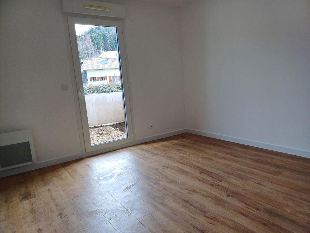 Location Appartement T2 avec jardin, un box et un parking à CHATILLON SUR CLUSES Chatillon sur cluses