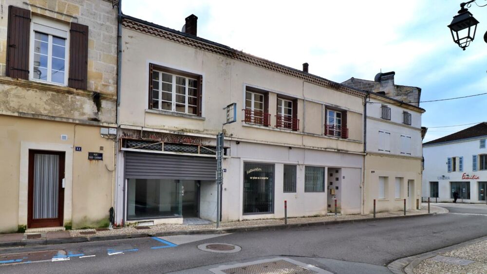 Jonzac centre  Immeuble 145 m² à rénover  Entre Place du Marché et Mairie