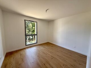  Appartement à louer 3 pièces 60 m²