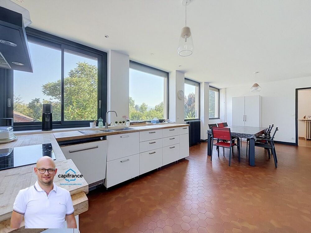 Maison à vendre 7 pièces à LE PONT DE BEAUVOISIN (38) - 214m2 habitable sur plus de 1800m2 de terrain