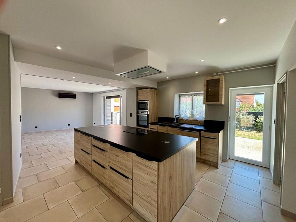 Maison familiale de 170 m² entièrement rénovée avec goût - Pougues-les-Eaux - 3 chambres - garage - terrain 393 m²