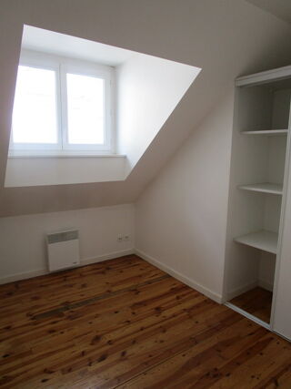  Appartement à louer 4 pièces 45 m²
