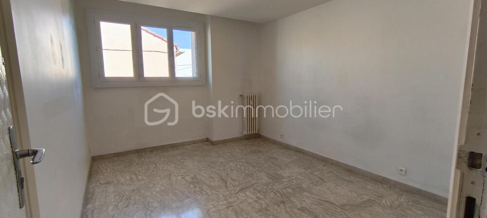 Faux T6 de 114 m² avec terrasse