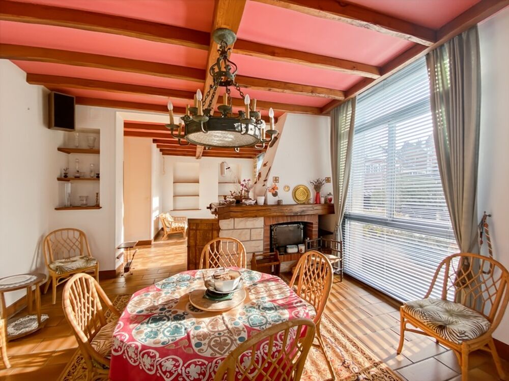 Vente Maison Maison à vendre 7 pièces  (281m²) MARLE (02) Marle