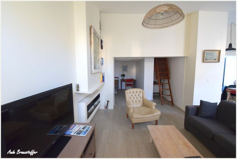 Maison entièrement rénovée à vendre 4 pièces SAINT CLEMENT DES BALEINES (17) à 200 m du centre