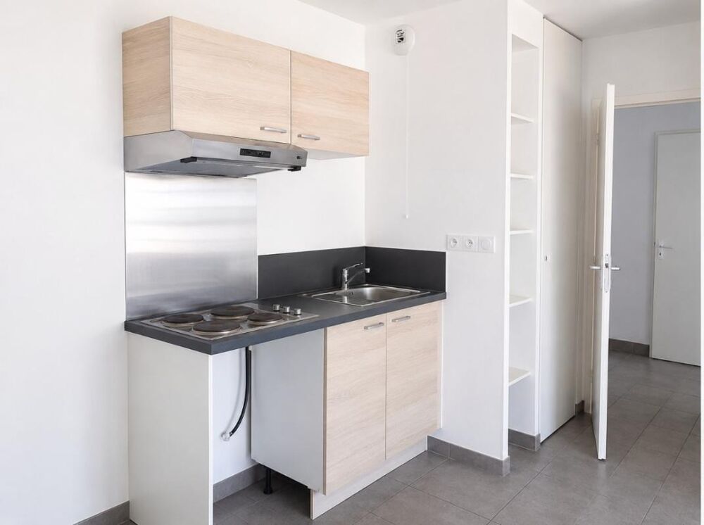 T2 avec parking et terrasse à TOULON