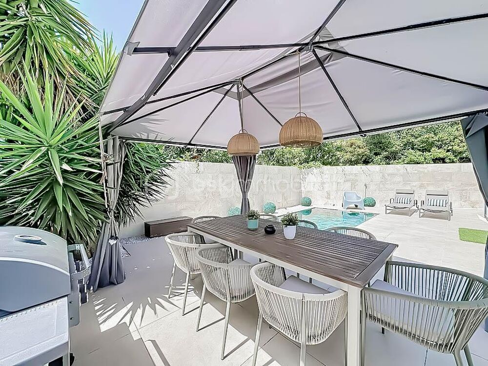 EXCLUSIVITÉ *** Villa T5 de 112m2 entièrement rénovée avec piscine et garage ***