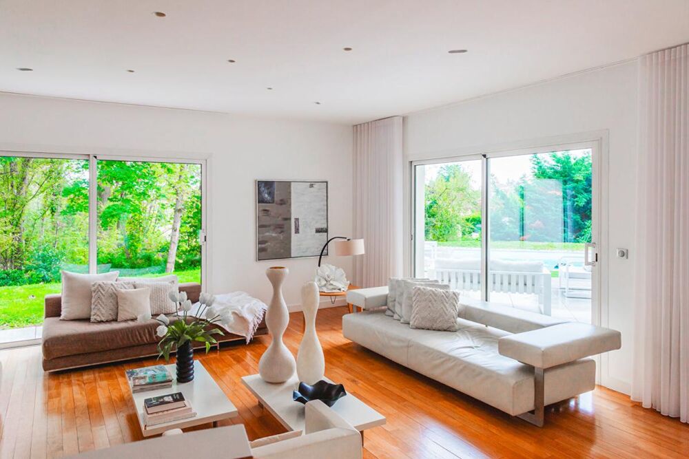 Vente Maison Maison Ecully Tronchon.1650000. 7 pièce(s) 286 m2 .5 chambres .terrain 1890m2.piscine.jardin Ecculy