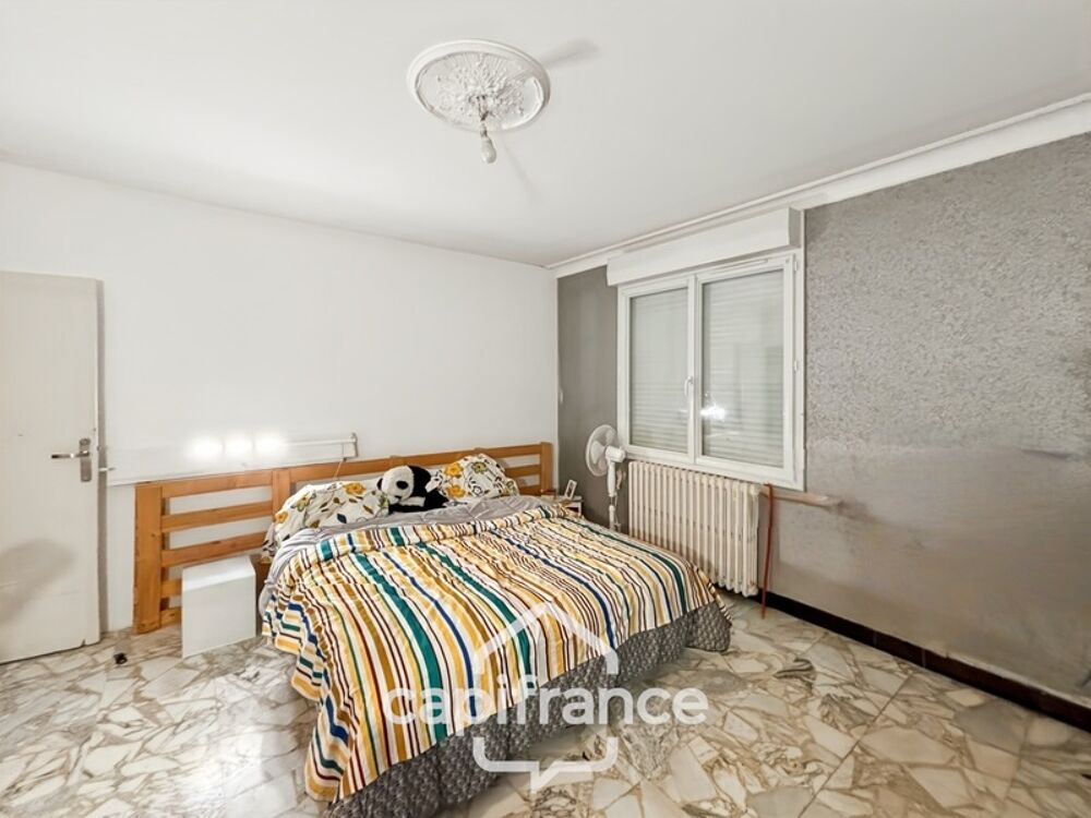 Vente Maison Maison de 124m² habitables à rafraichir - 5 pièces - 4 chambres - jardin, Terrain de 775 m²  - FONTCOUVERTE (17) Fontcouverte