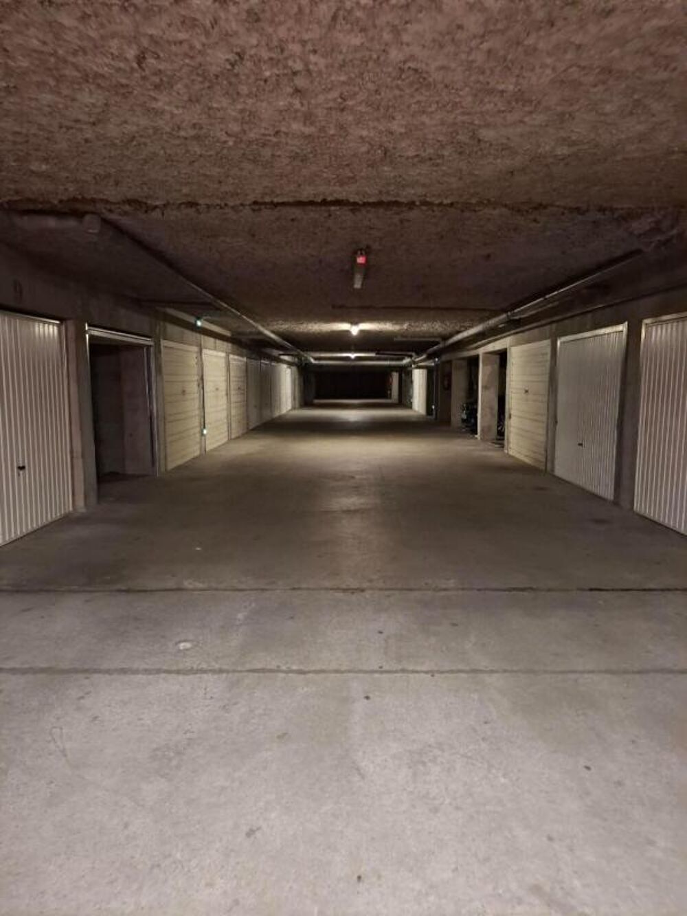 Location Parking/Garage Place de parking sécurisée en sous-sol Lyon 3
