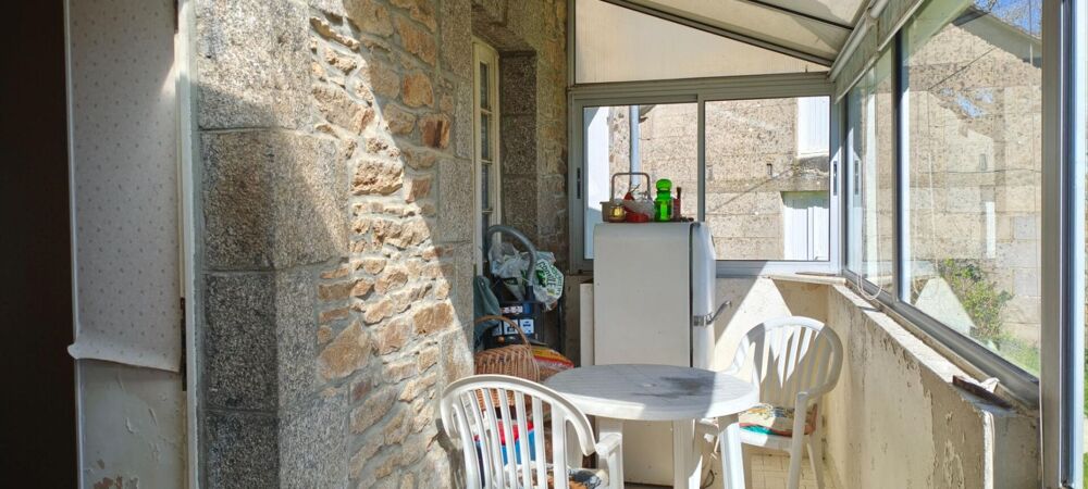 Exclusivité!! Côtes d'Armor. 22210 Plémet, Maison en pierres, 2 chambres, dépendances, garage et terrain