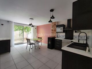 Vente Maison Maison à vendre Fleurance centre-ville (32500) – Rénovée, 4 chambres, plain-pied, cour & dépendance Fleurance