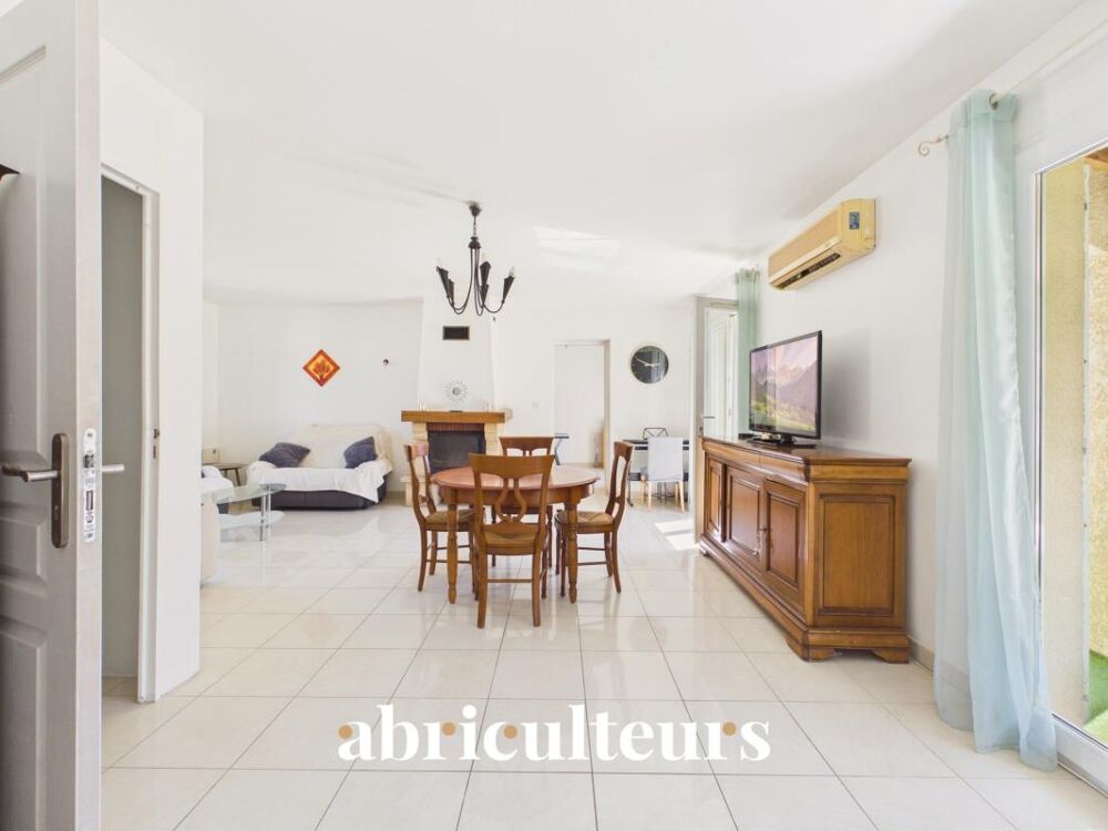 Vente Maison Maison familiale 5 chambres avec piscine sur terrain de 1 600 m² à Saint-Chamas (13250) Saint chamas