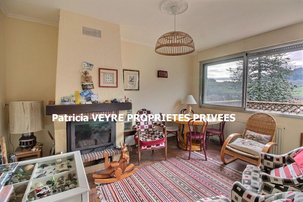 BOURG ARGENTAL 42220 Maison de village 188 m² habitables 7 chambres sur 381 m² de terrain avec une activité de gite opérationnel