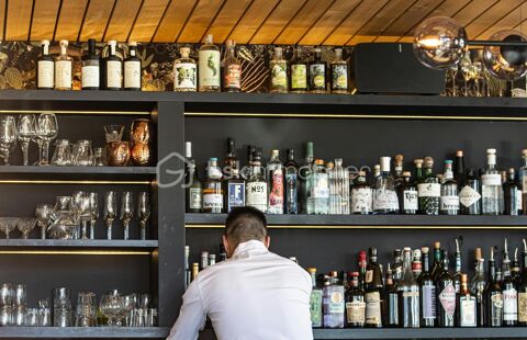 TRES BEAU BAR A VENDRE ( Prix en baisse &agrave; 188.700 EUROS ) 231000 14800 Deauville